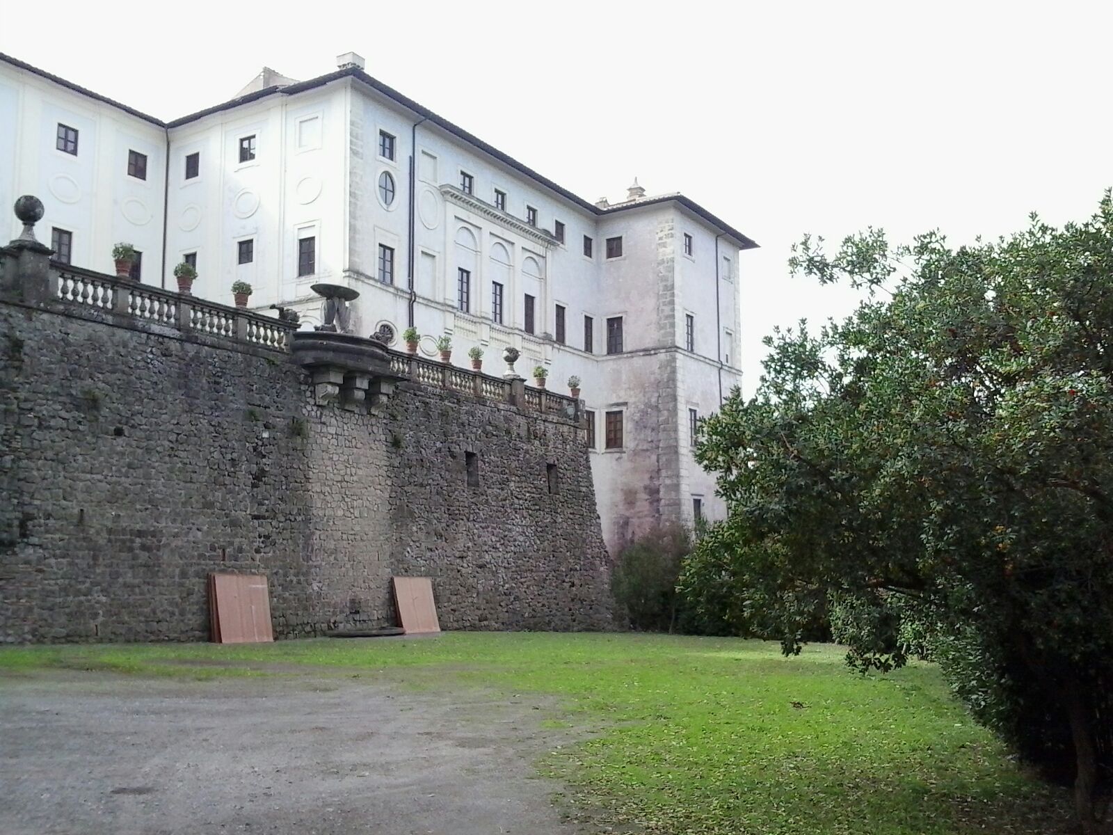 Retro palazzo Chigi Ariccia